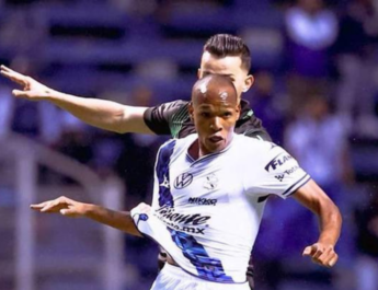 Decisiones cuestionables dejan al Club Puebla en la cuerda floja